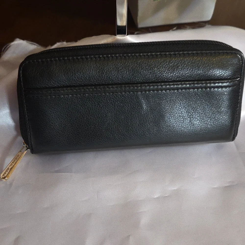 Michael Kors Saratoga Continental Wallet EUC - Picture 3 of 10